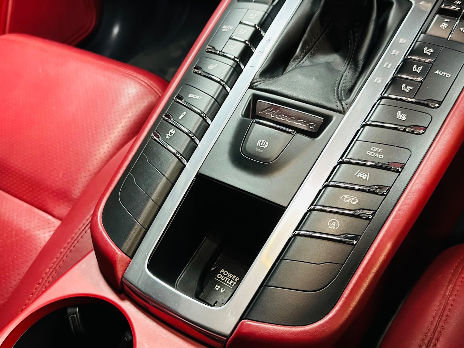 Used Porsche Macan 2015 for sale - 76865157: Photo 49