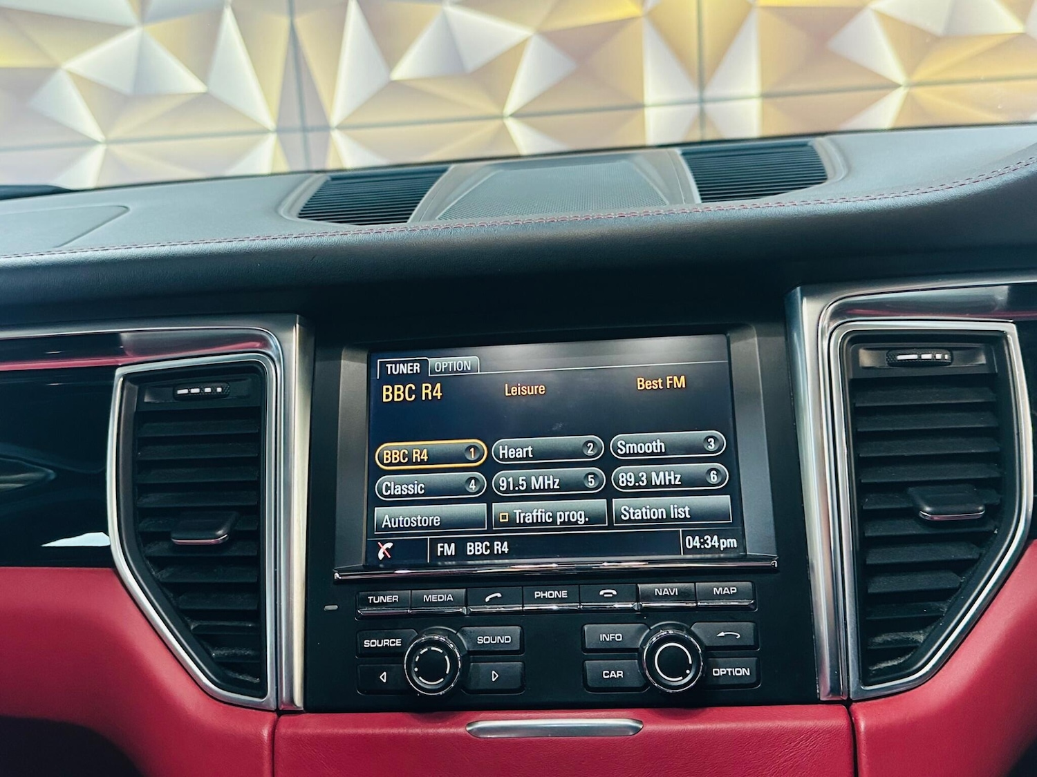 Used Porsche Macan 2015 for sale - 76865157: Photo 50