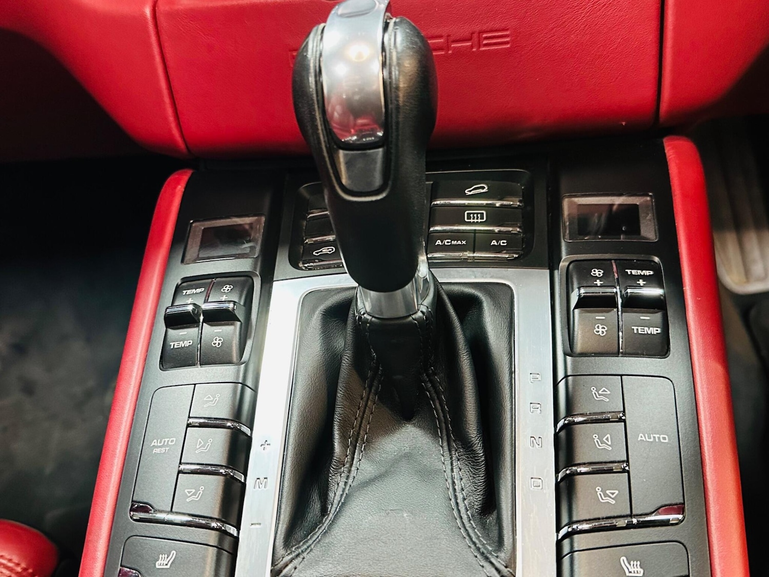 Used Porsche Macan 2015 for sale - 76865157: Photo 51