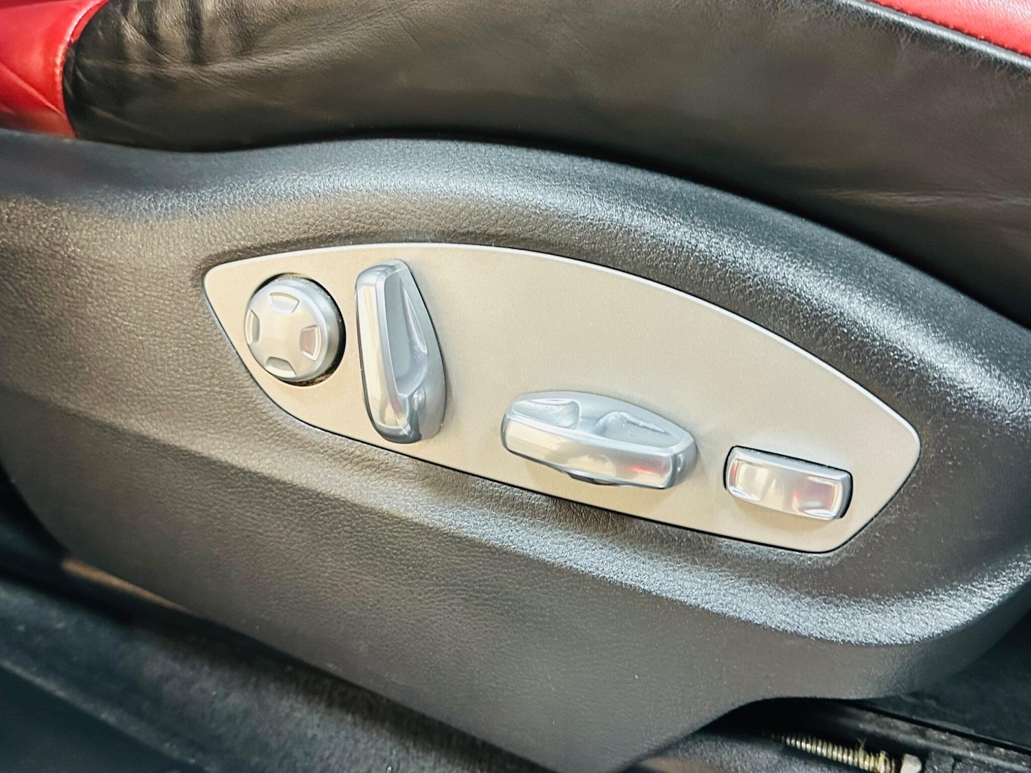 Used Porsche Macan 2015 for sale - 76865157: Photo 56