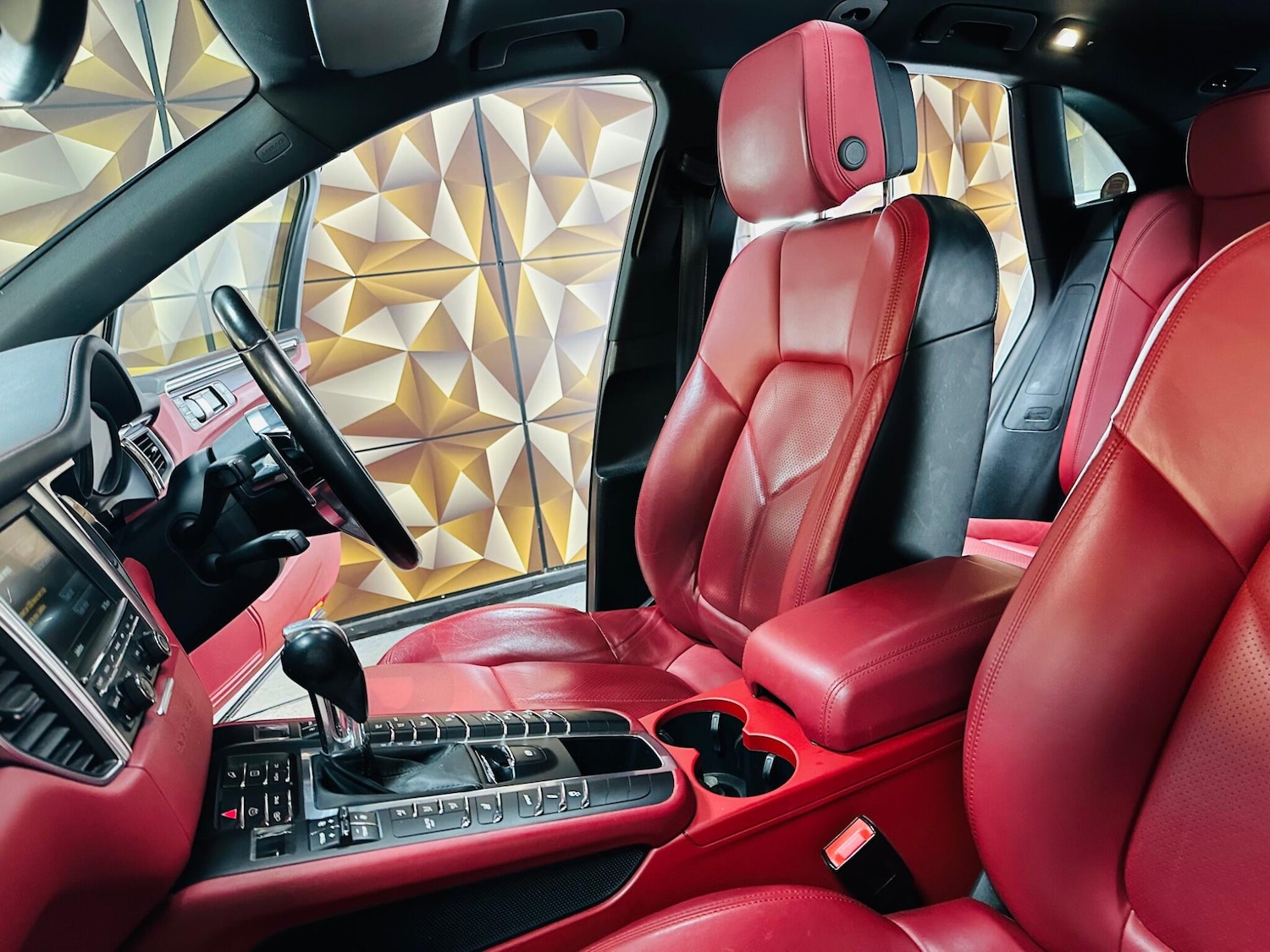 Used Porsche Macan 2015 for sale - 76865157: Photo 6