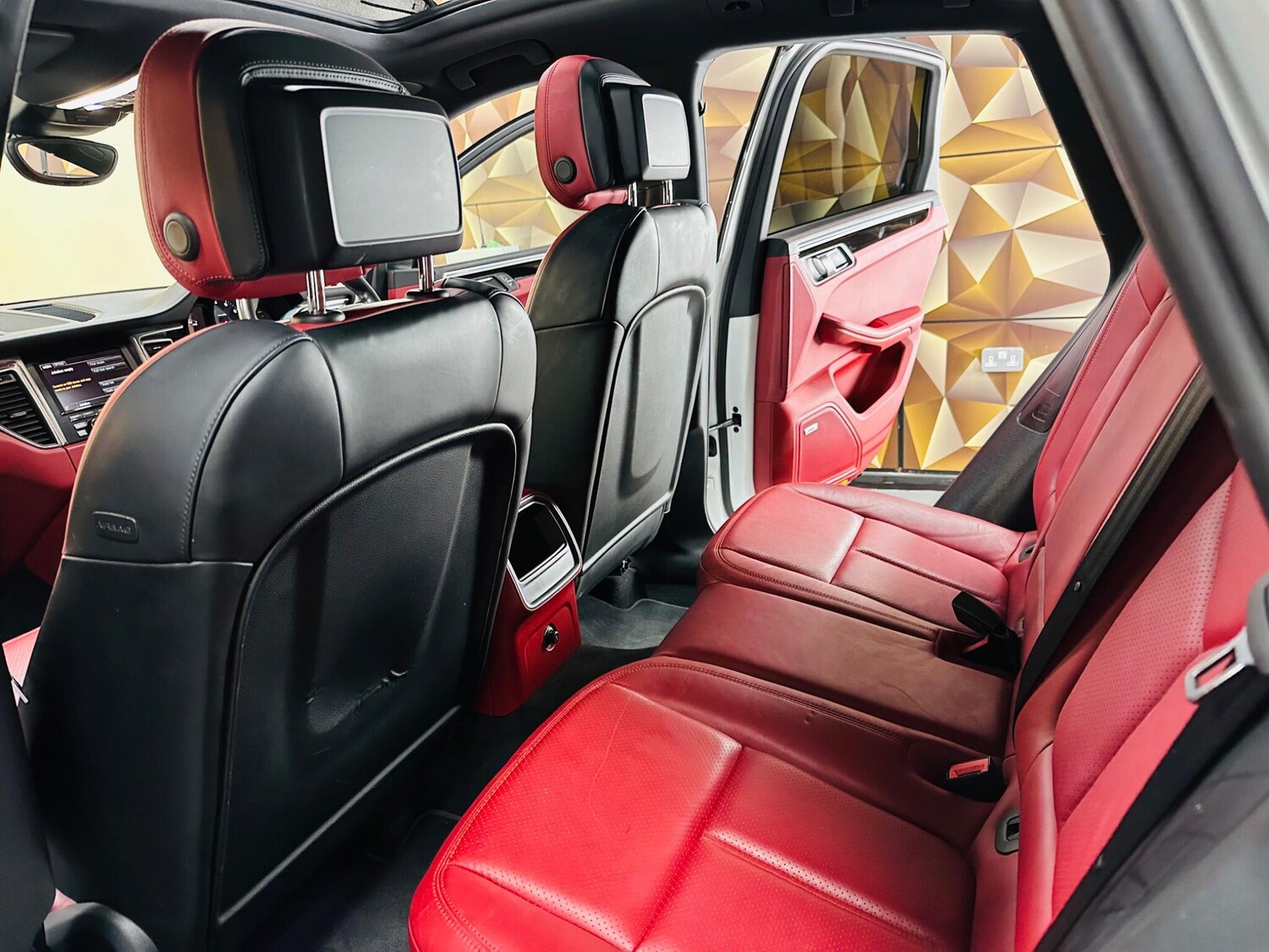 Used Porsche Macan 2015 for sale - 76865157: Photo 61