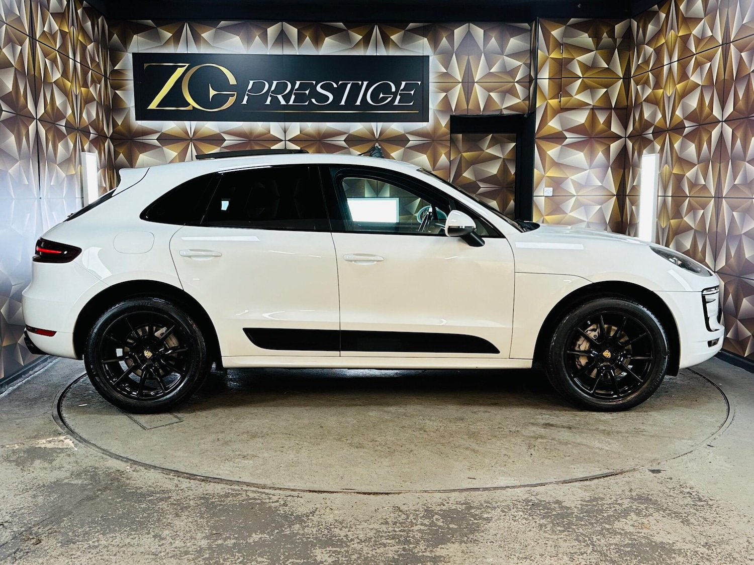 Used Porsche Macan 2015 for sale - 76865157: Photo 9