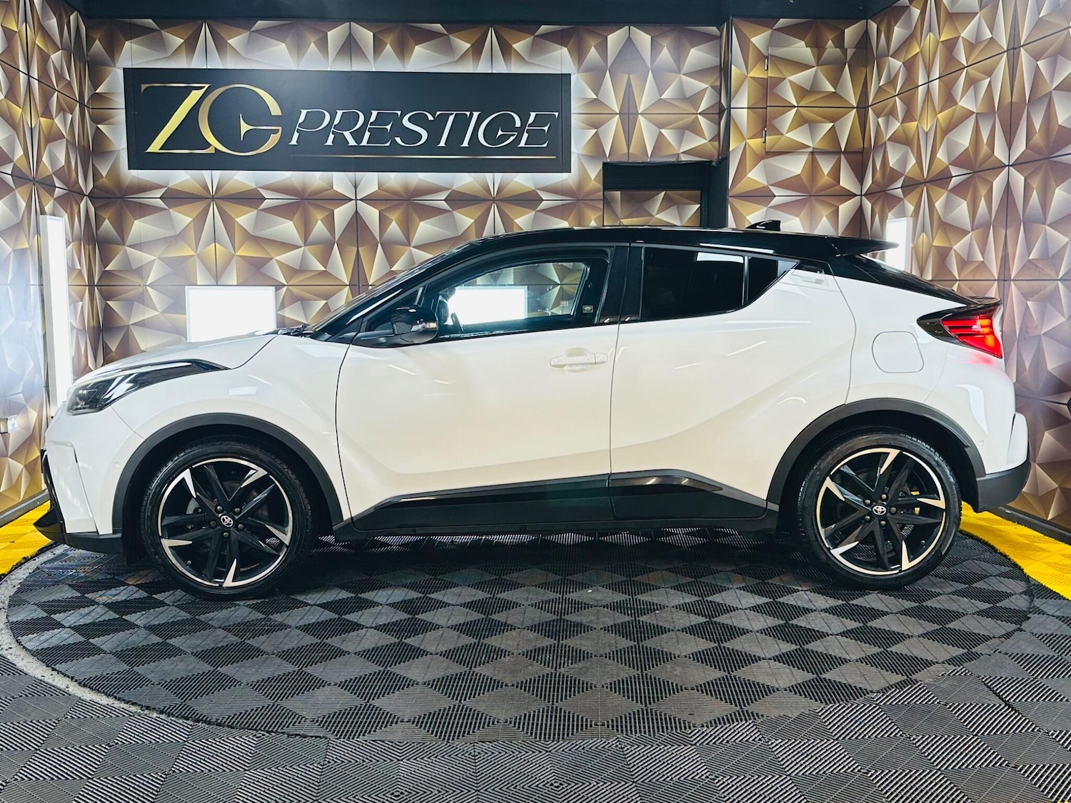 Used Toyota C-HR 2022 for sale - 77255184: Photo 11