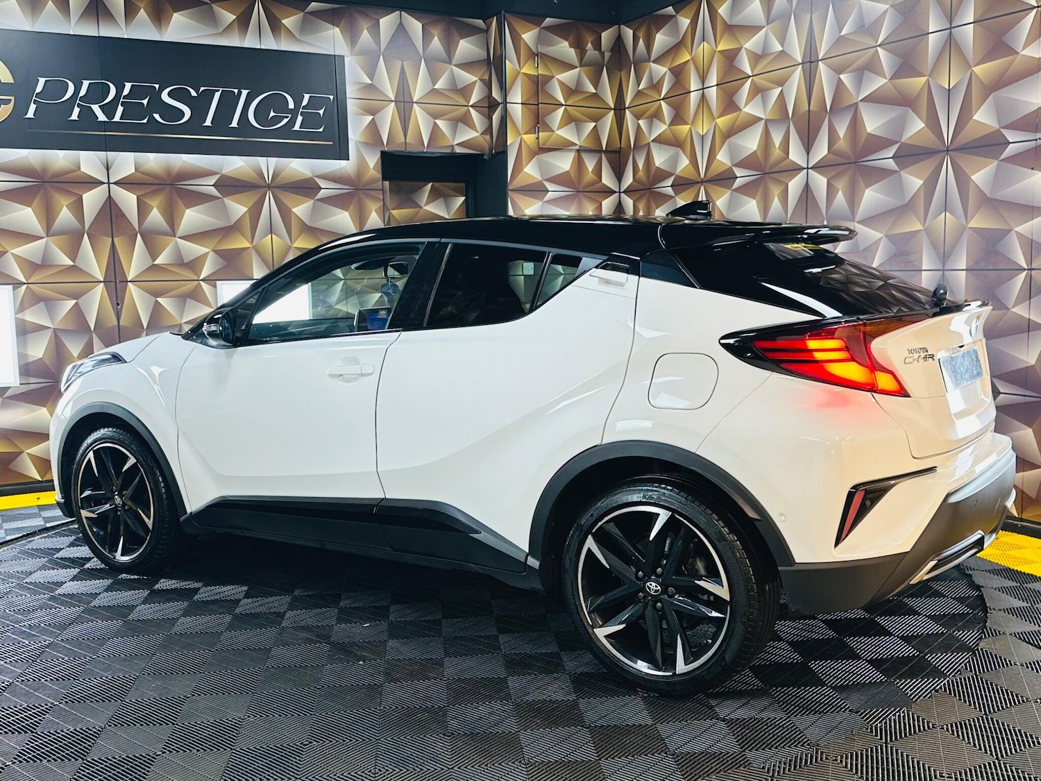 Used Toyota C-HR 2022 for sale - 77255184: Photo 40