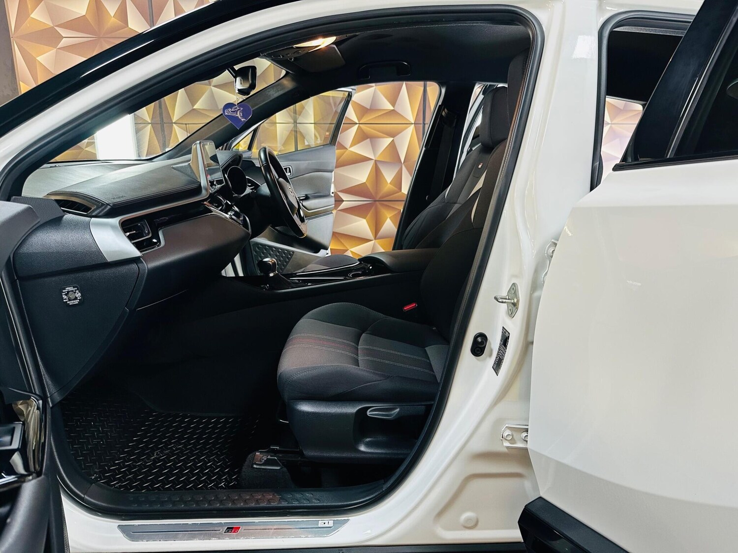 Used Toyota C-HR 2022 for sale - 77255184: Photo 59