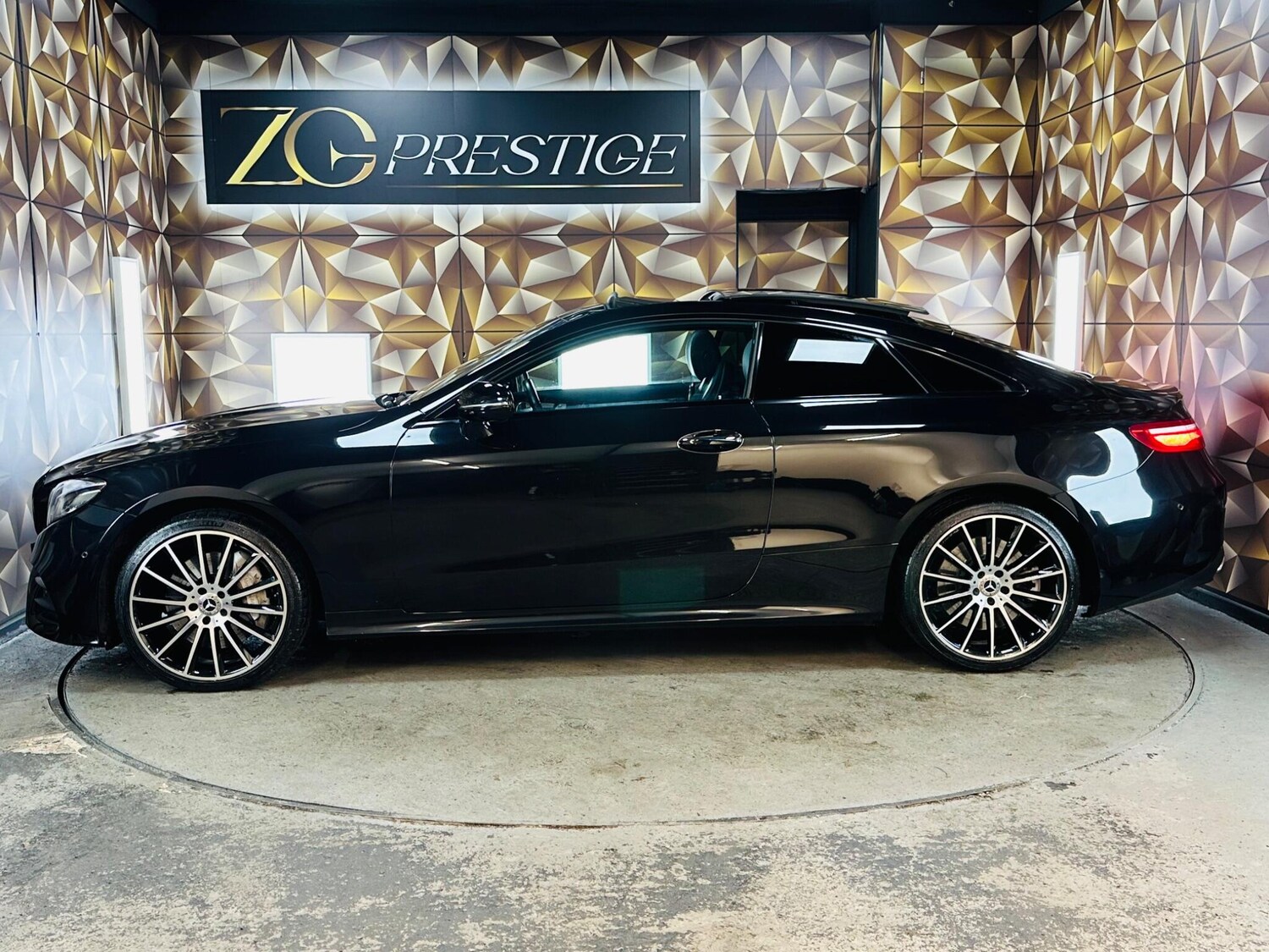 Used Mercedes-Benz E Class for sale - 77852899: Photo 11