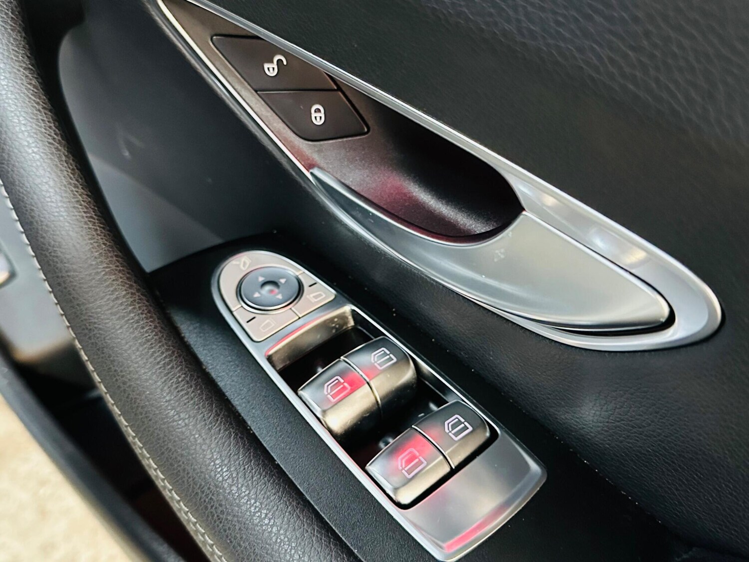 Used Mercedes-Benz E Class for sale - 77852899: Photo 63