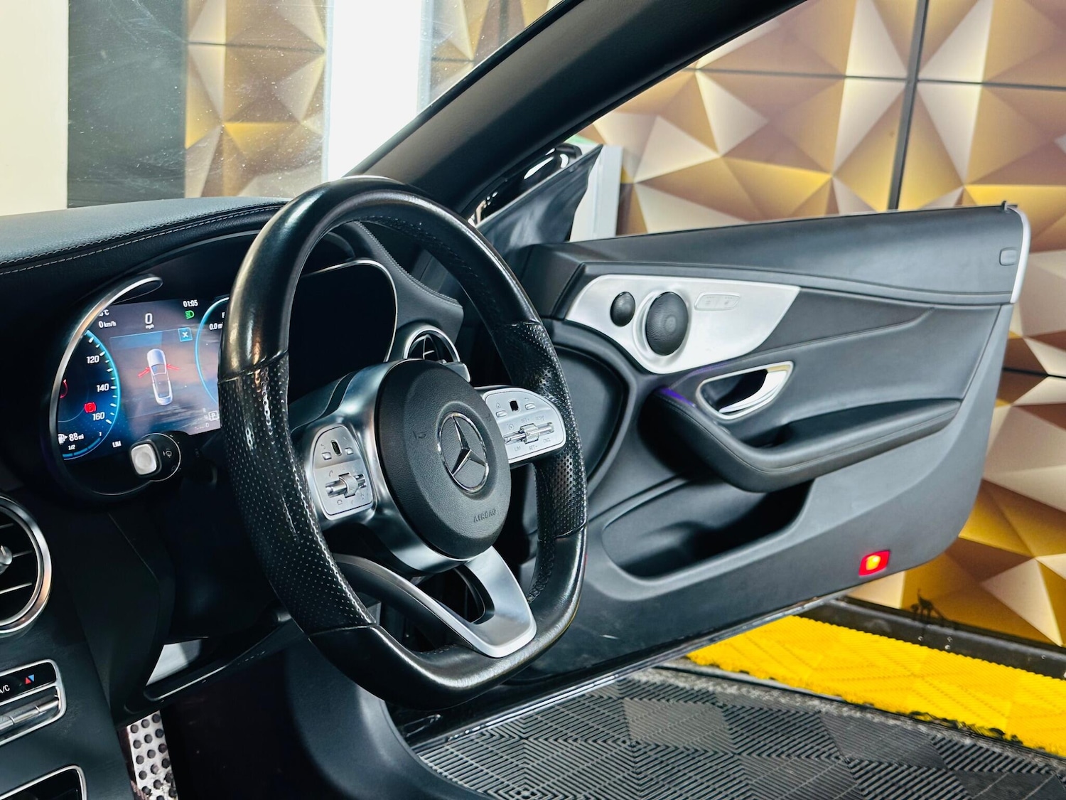 Used Mercedes-Benz C Class 2019 for sale - 78034717: Photo 6