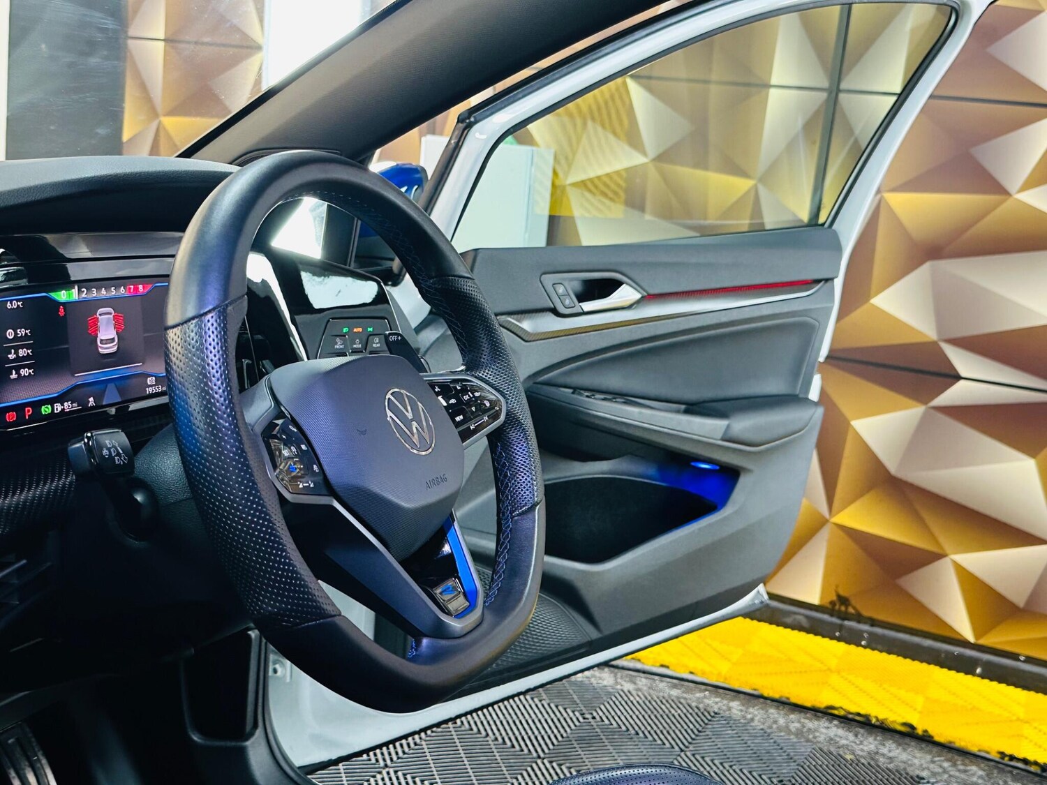 Used Volkswagen Golf 2023 for sale - 77798980: Photo 34