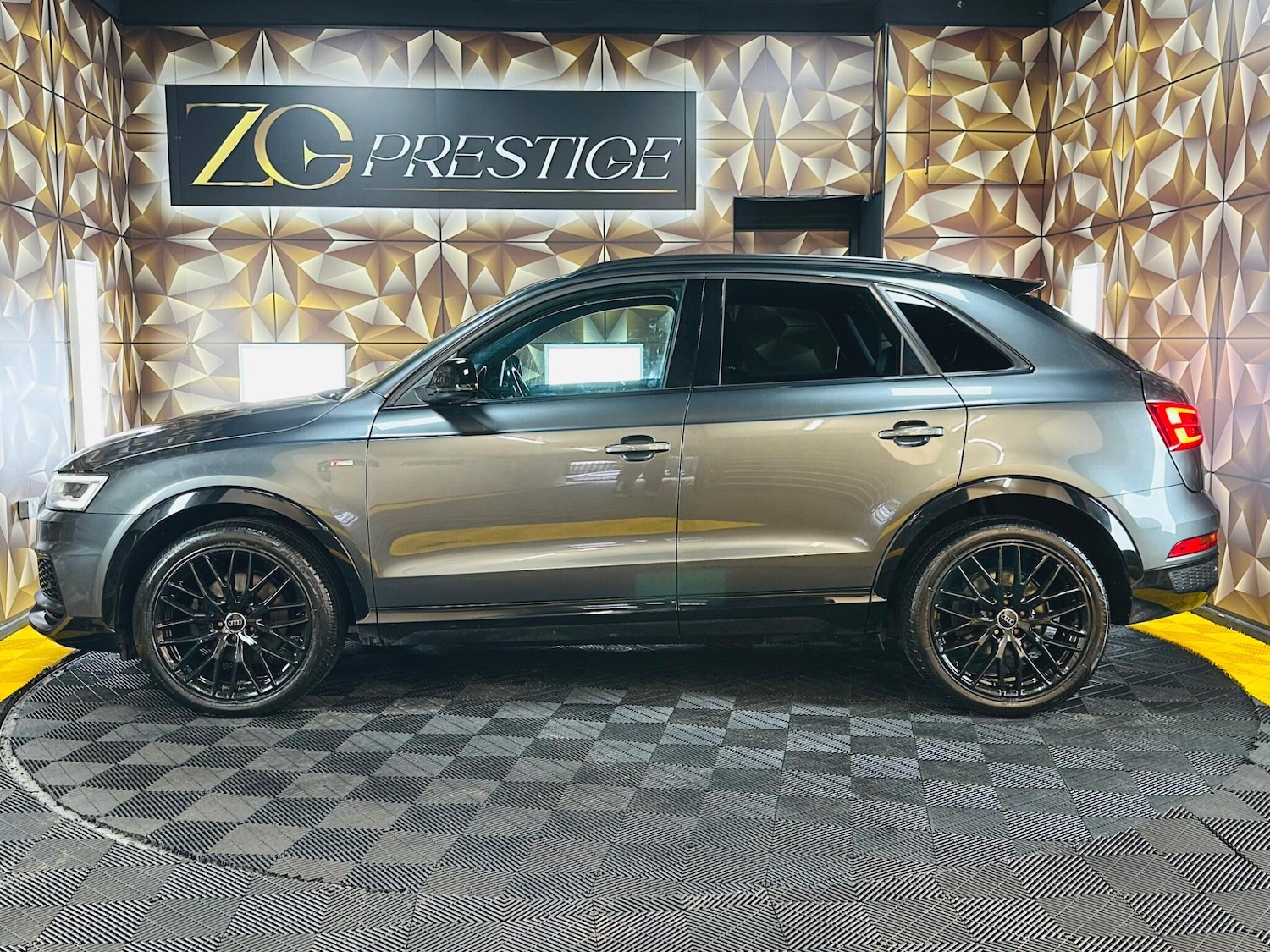 Used Audi Q3 2017 for sale - 77330846: Photo 11