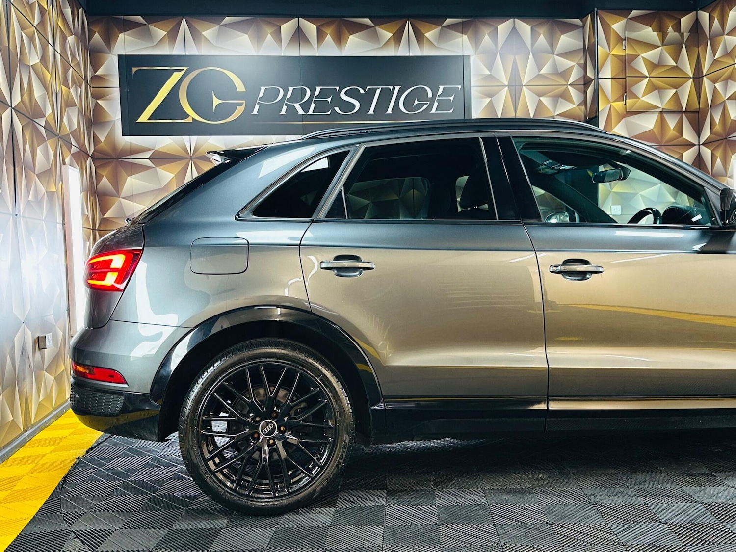 Used Audi Q3 2017 for sale - 77330846: Photo 35