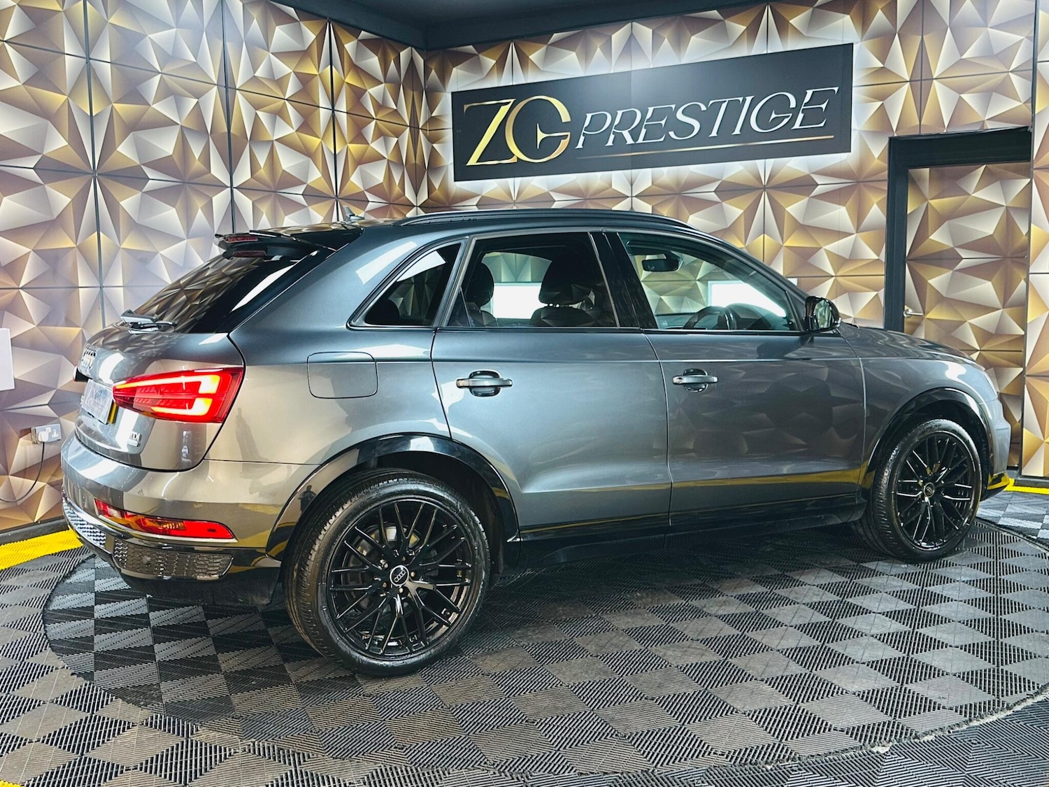 Used Audi Q3 2017 for sale - 77330846: Photo 37
