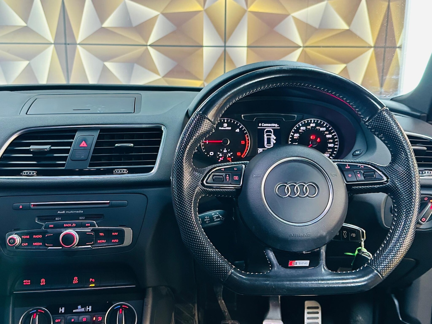 Used Audi Q3 2017 for sale - 77330846: Photo 43