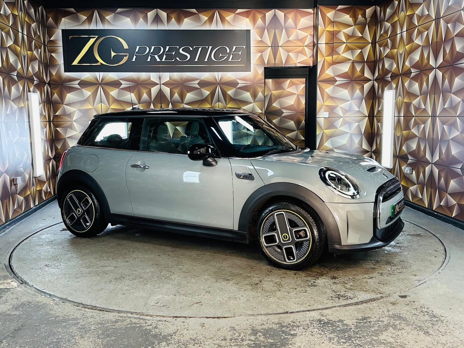 Used MINI Hatch 2022 for sale - 76786908: Photo 1