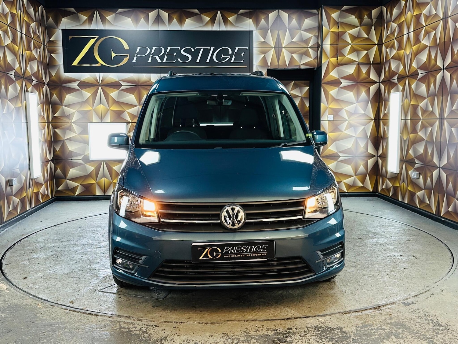 Used Volkswagen Caddy Life 2019 for sale - 76976615: Photo 3