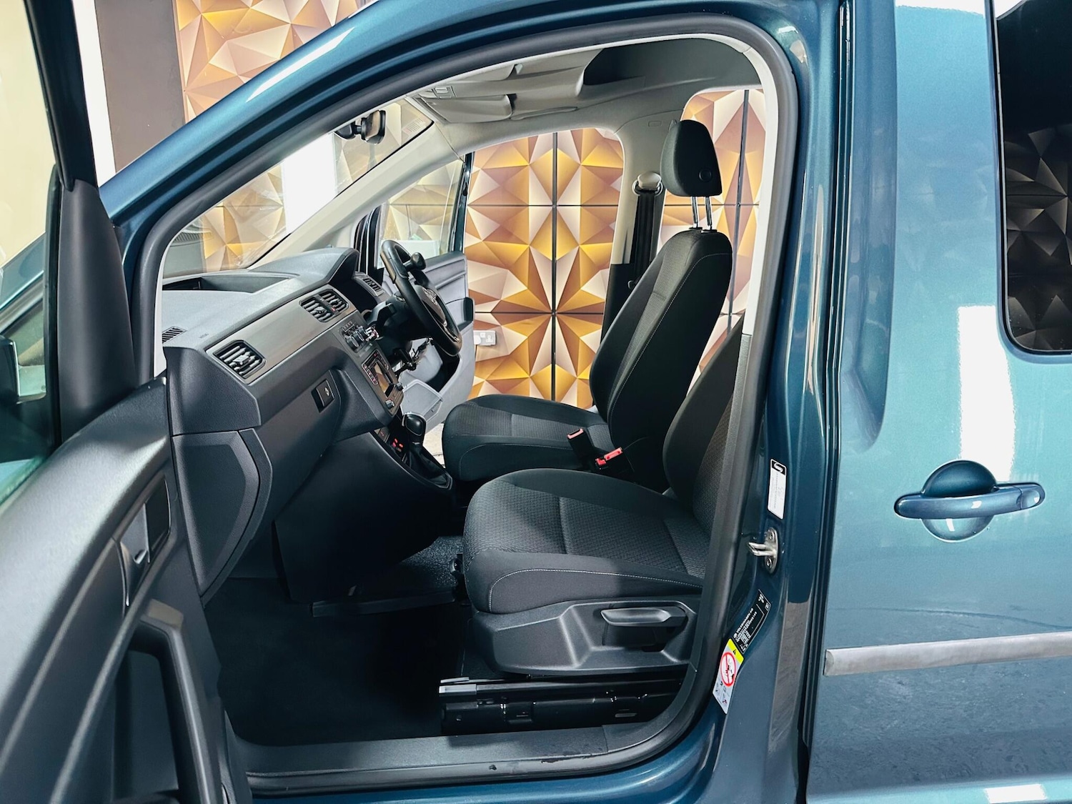 Used Volkswagen Caddy Life 2019 for sale - 76976615: Photo 62