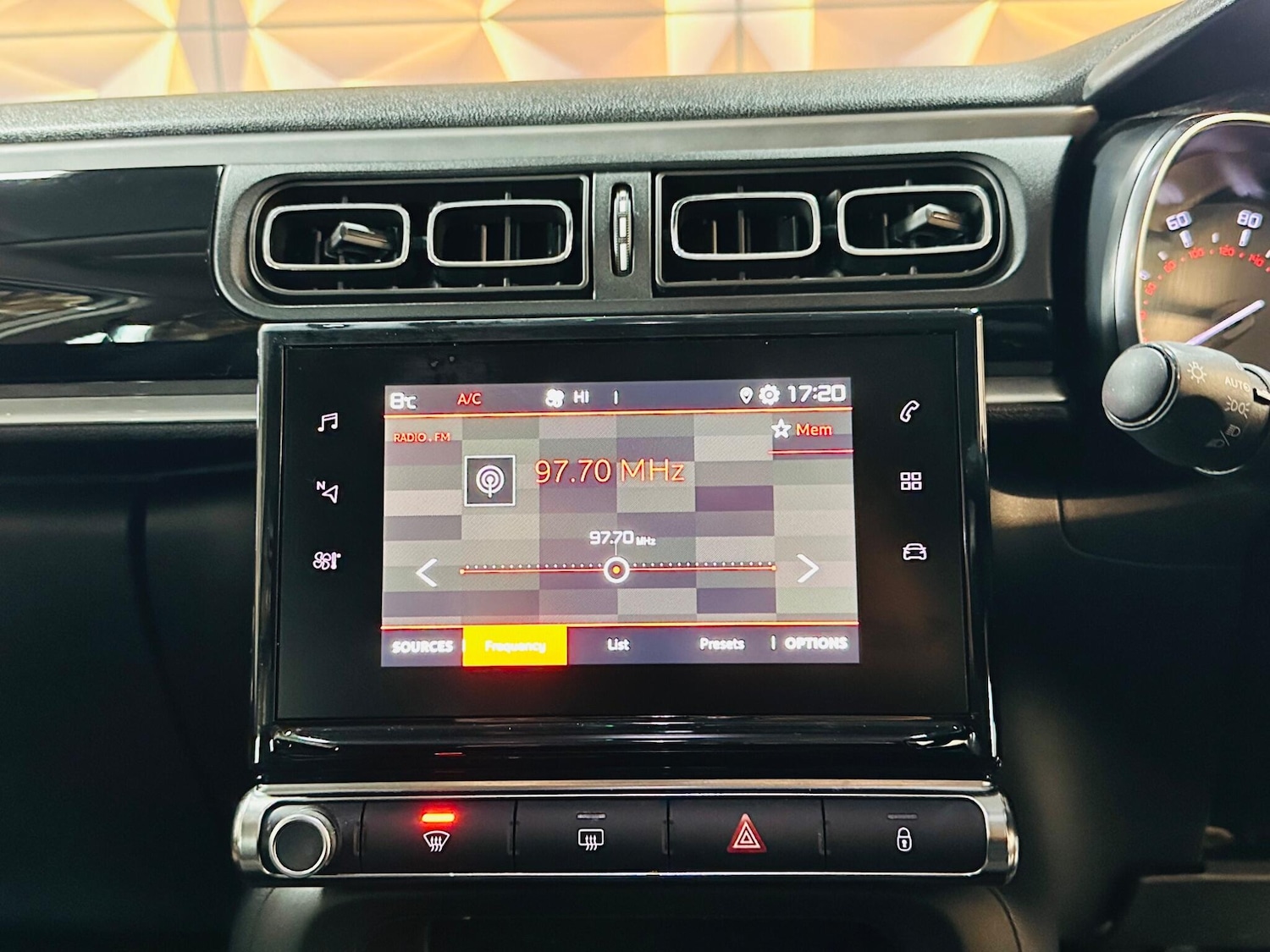 Used Citroen C3 2018 for sale - 76702029: Photo 51