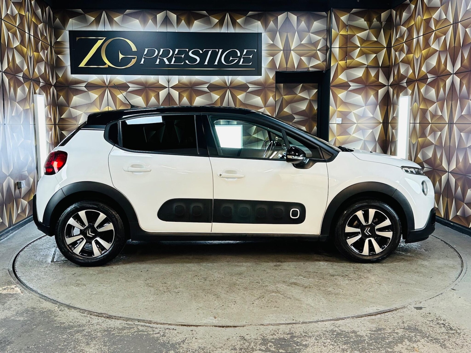 Used Citroen C3 2018 for sale - 76702029: Photo 9