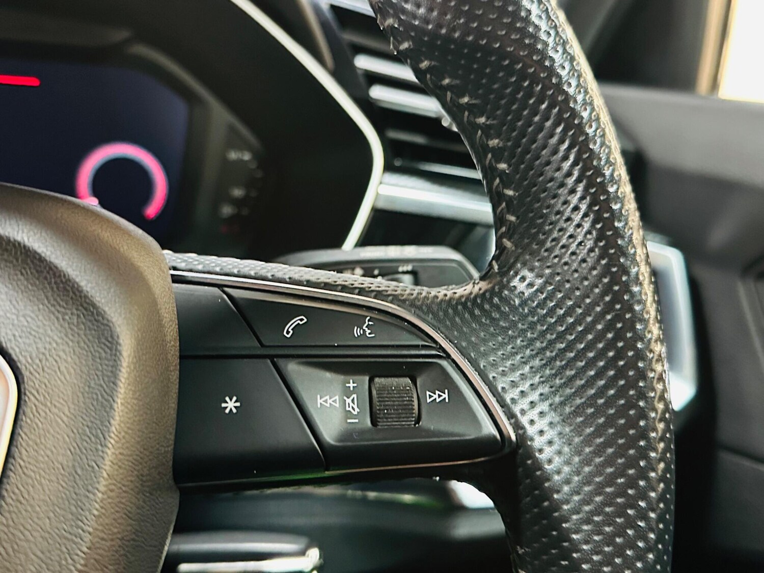 Used Audi Q3 2019 for sale - 76620176: Photo 54