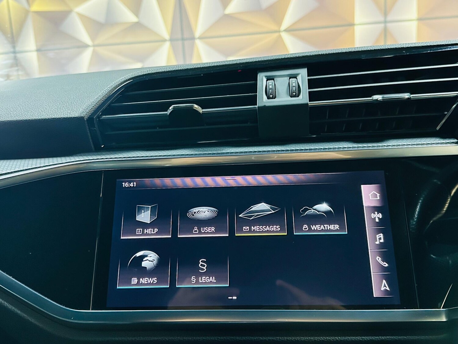 Used Audi Q3 2019 for sale - 76620176: Photo 58