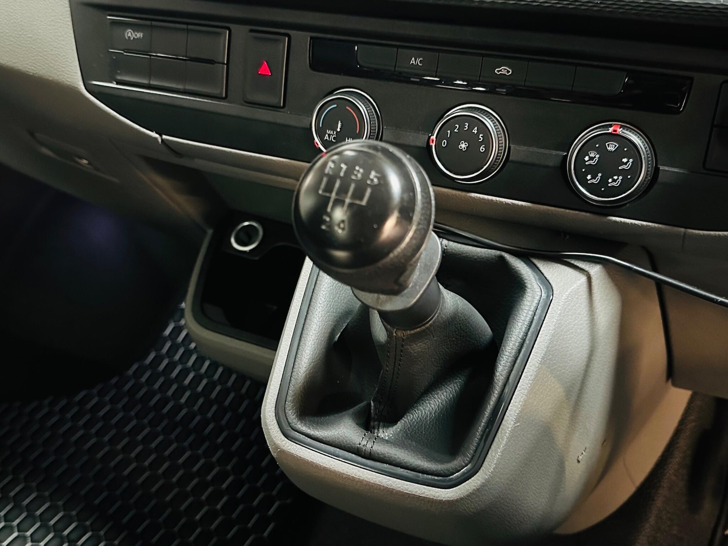 Used Volkswagen Transporter 2021 for sale - 76912778: Photo 60