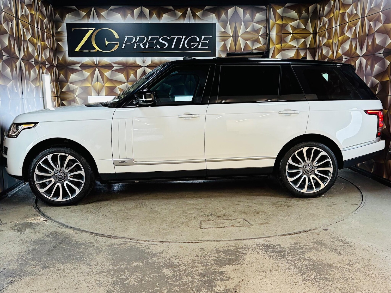 Used Land Rover Range Rover 2015 for sale - 76786436: Photo 11