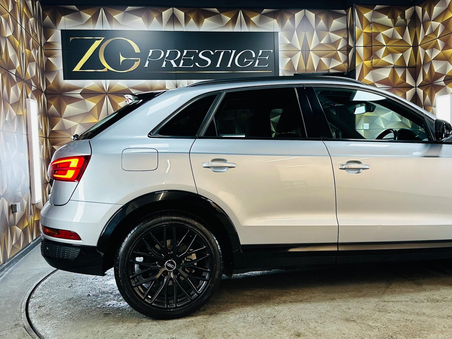 Used Audi Q3 2017 for sale - 76422786: Photo 34