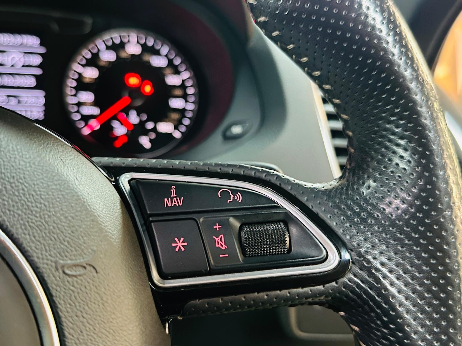 Used Audi Q3 2017 for sale - 76422786: Photo 53