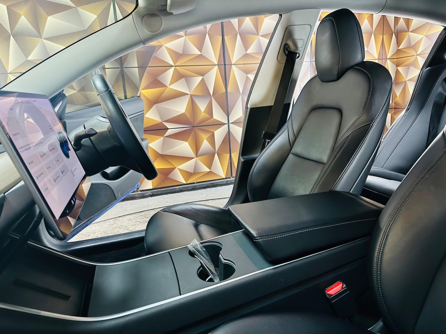 Used Tesla Model 3 2019 for sale - 76786572: Photo 10