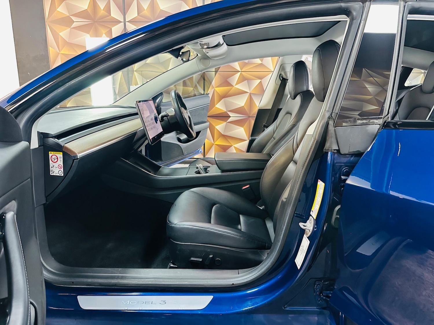 Used Tesla Model 3 2019 for sale - 76786572: Photo 61