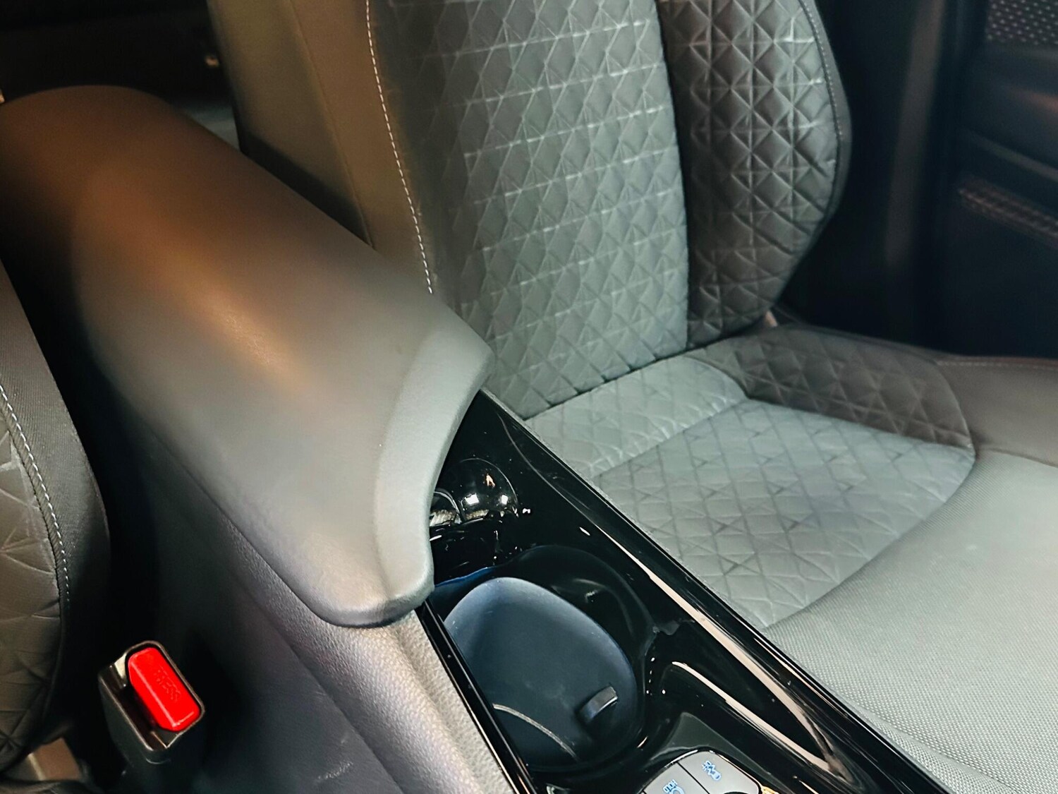 Used Toyota C-HR for sale - 77753099: Photo 60