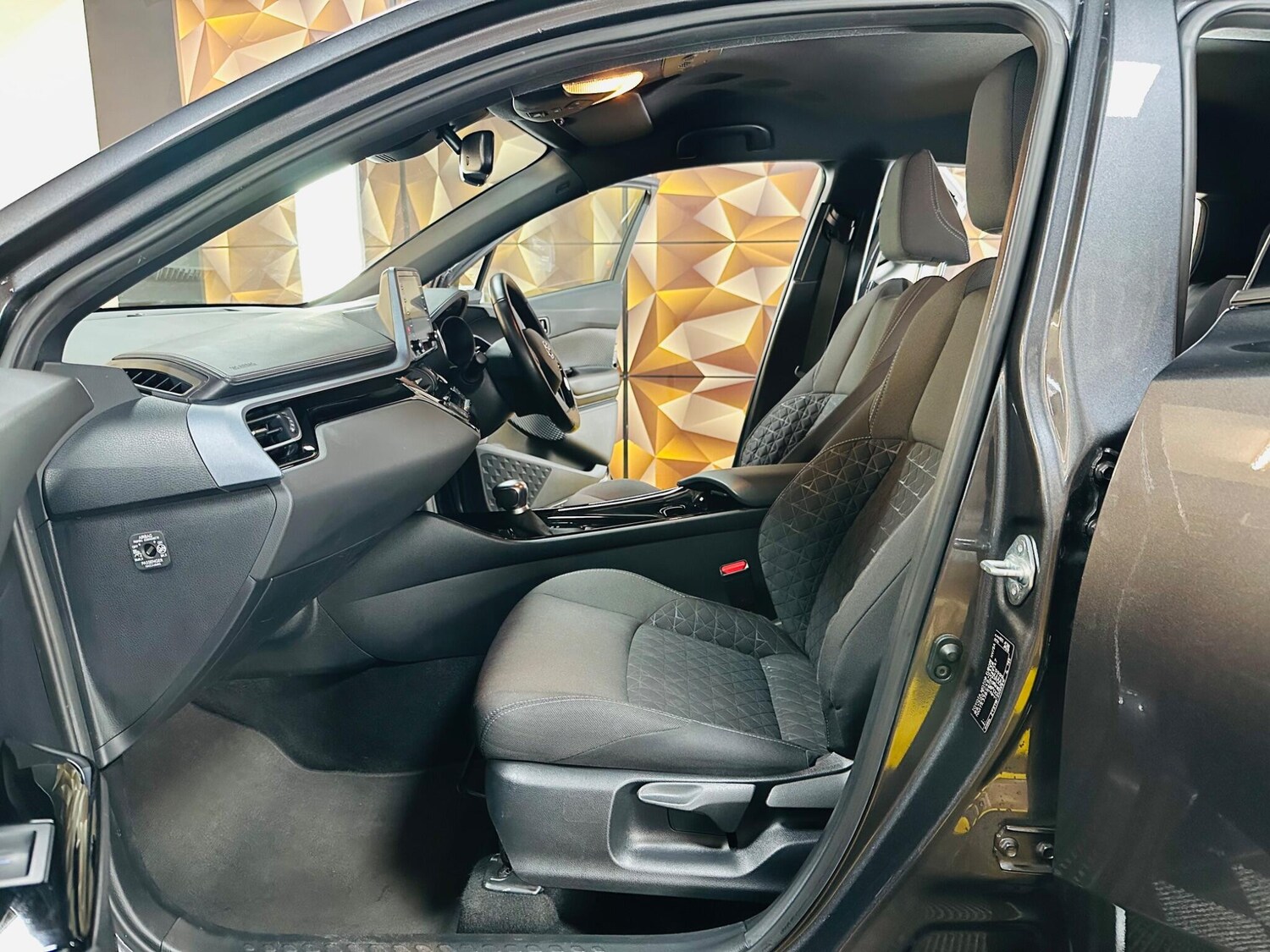 Used Toyota C-HR for sale - 77753099: Photo 62