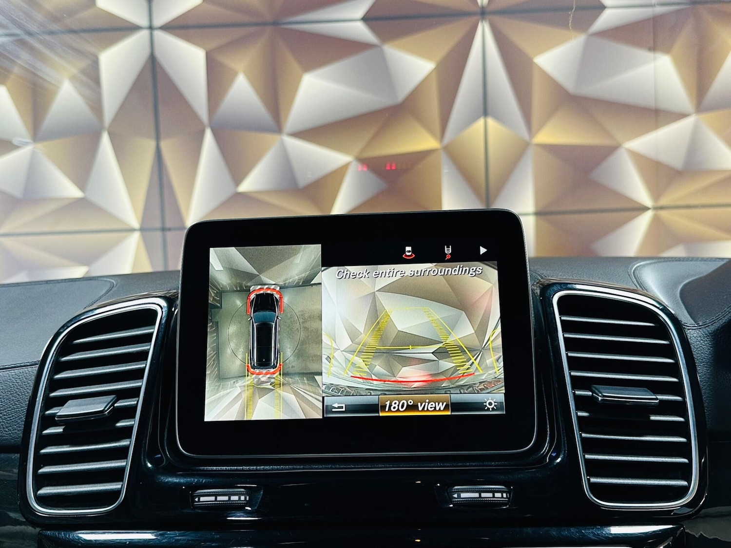 Used Mercedes-Benz GLS 2017 for sale - 76942374: Photo 4