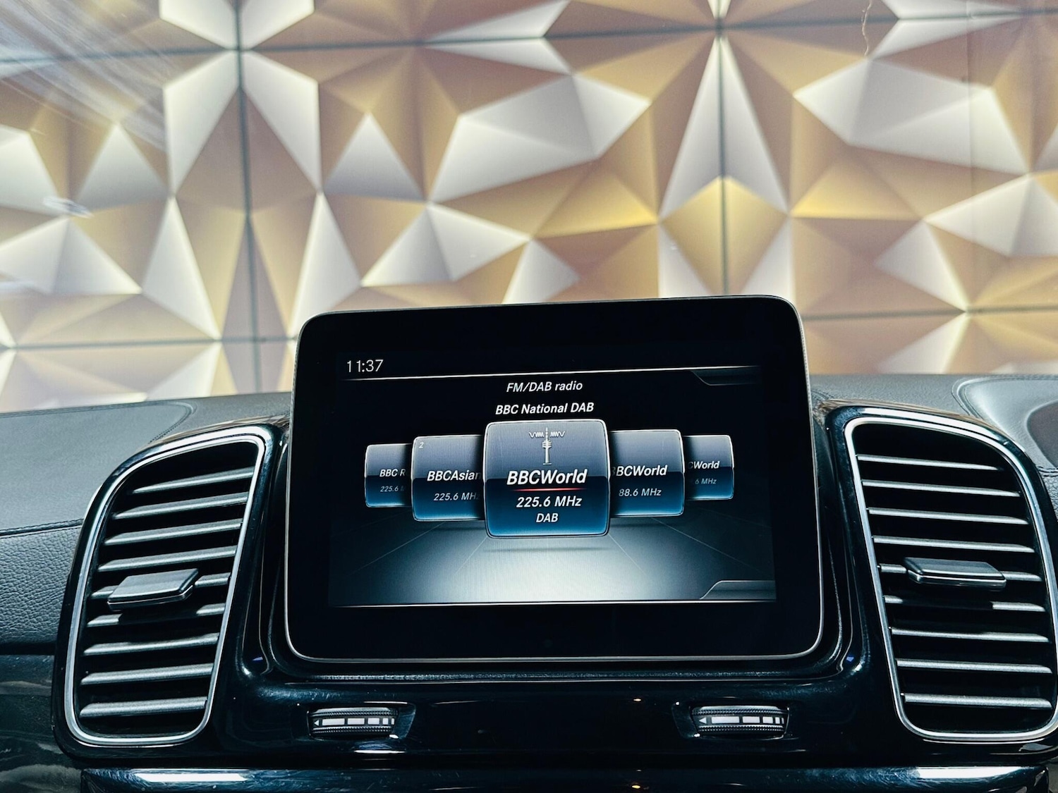 Used Mercedes-Benz GLS 2017 for sale - 76942374: Photo 60