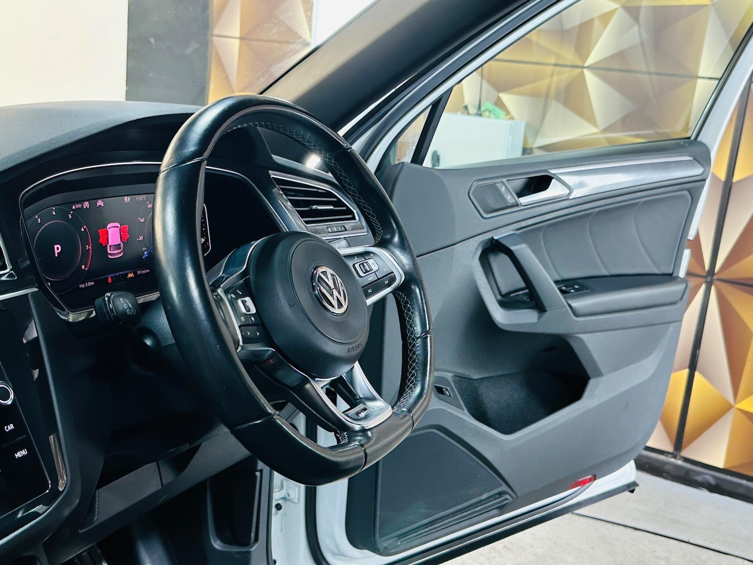 Used Volkswagen Tiguan 2020 for sale - 76538834: Photo 34