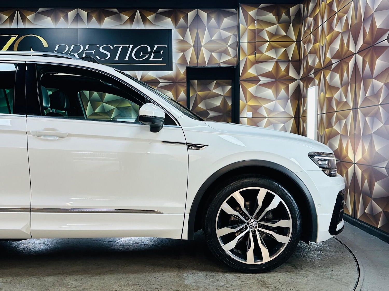 Used Volkswagen Tiguan 2020 for sale - 76538834: Photo 40