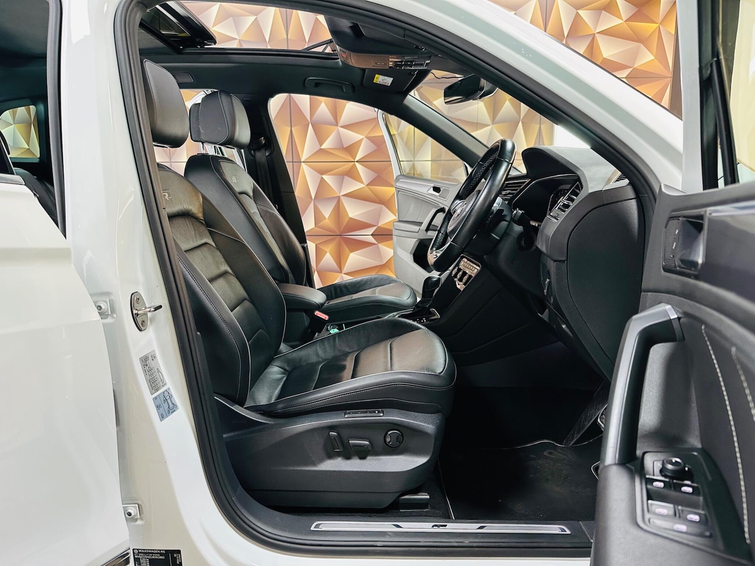 Used Volkswagen Tiguan 2020 for sale - 76538834: Photo 68