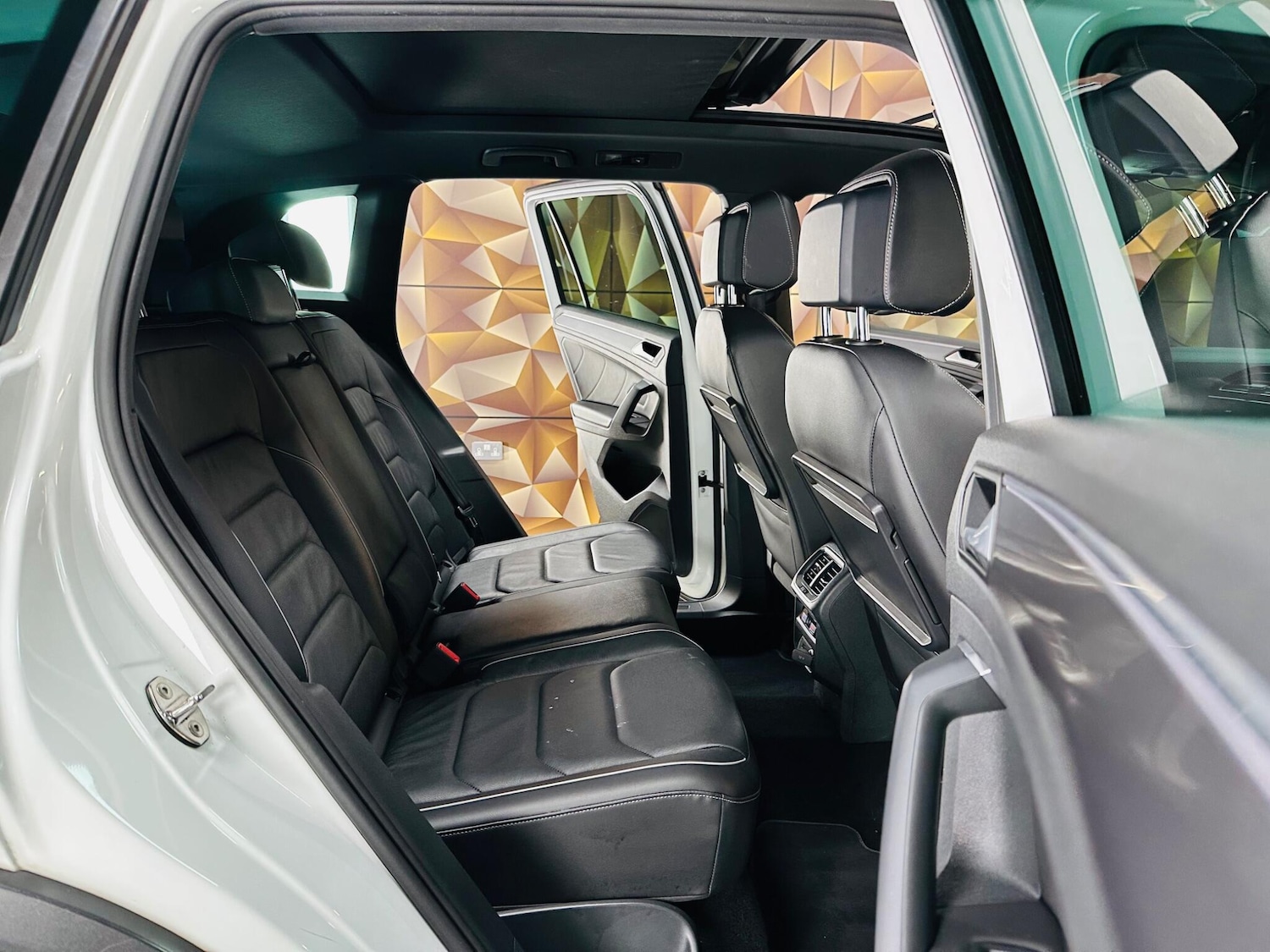 Used Volkswagen Tiguan 2020 for sale - 76538834: Photo 69