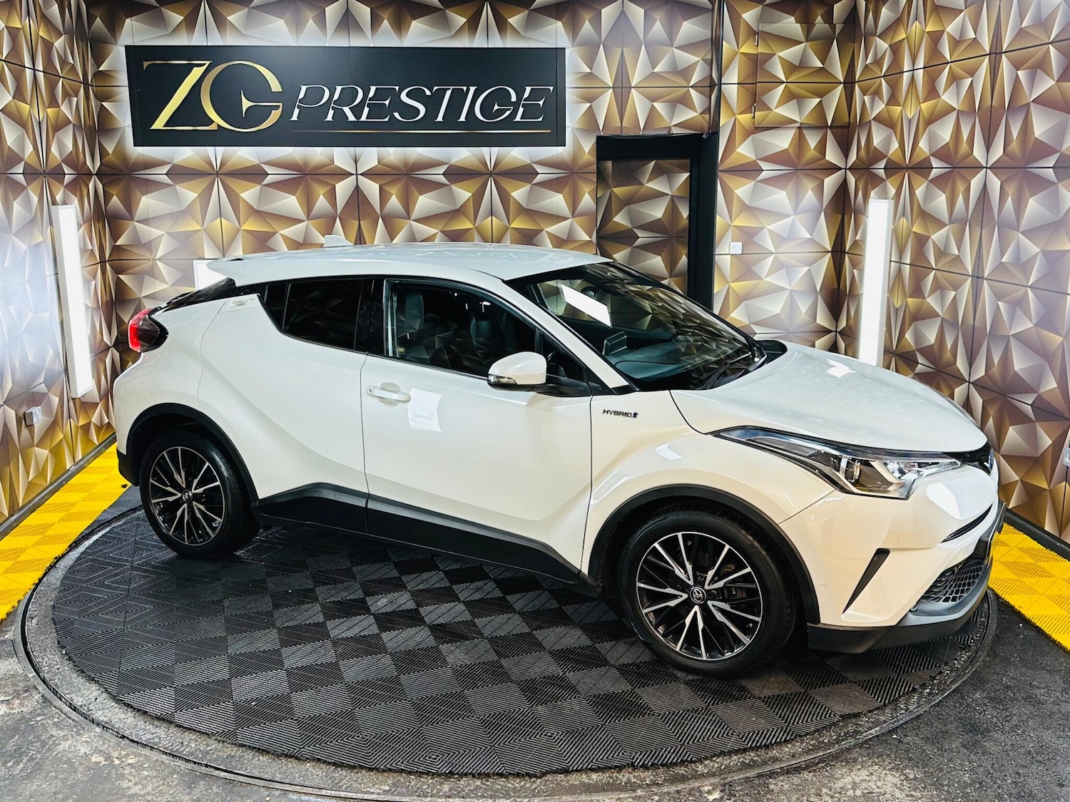 Used Toyota C-HR 2018 for sale - 77612699: Photo 13