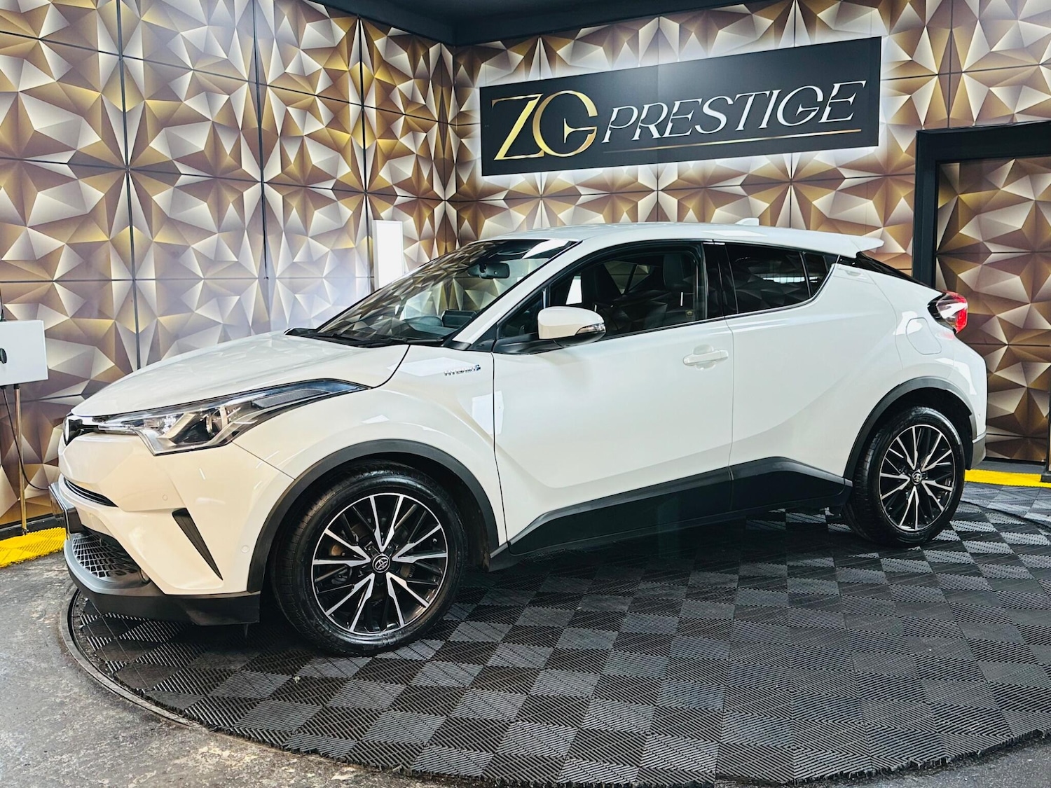Used Toyota C-HR 2018 for sale - 77612699: Photo 15