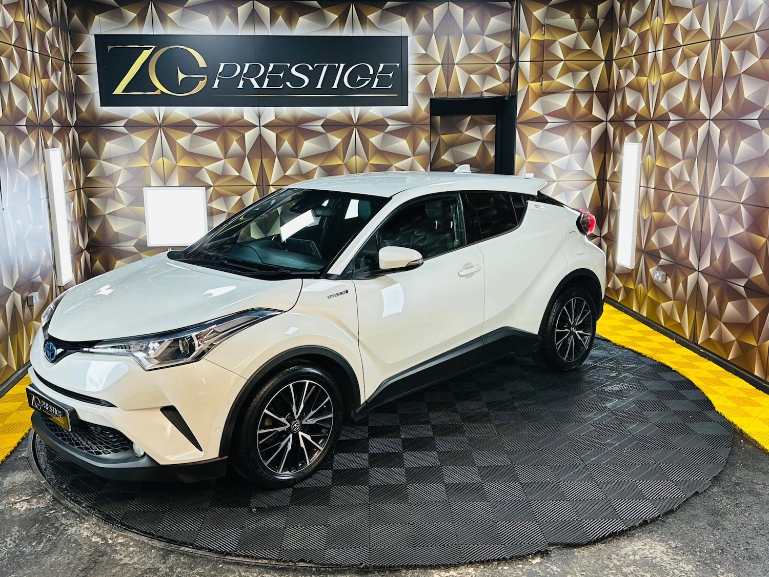 Used Toyota C-HR 2018 for sale - 77612699: Photo 43