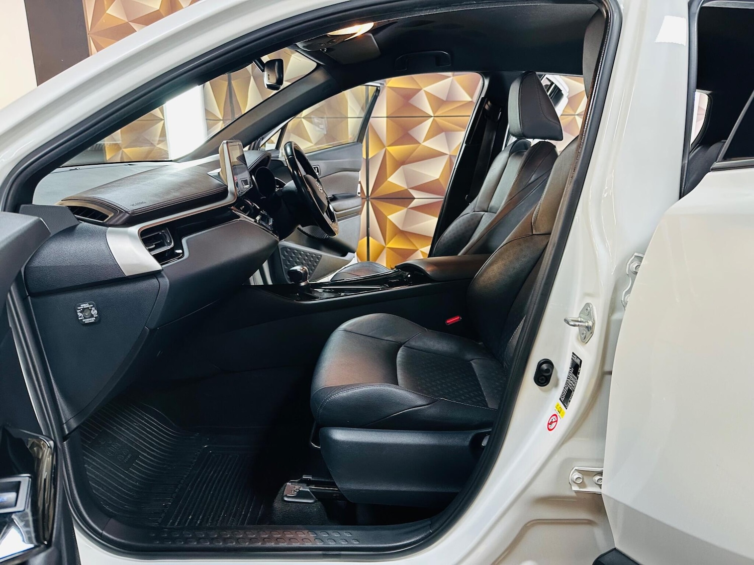 Used Toyota C-HR 2018 for sale - 77612699: Photo 59