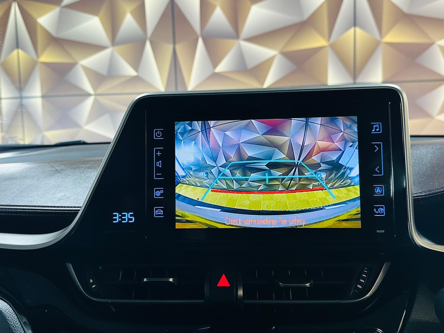 Used Toyota C-HR 2018 for sale - 77612699: Photo 6