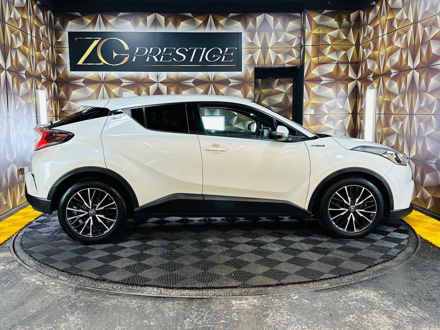 Used Toyota C-HR 2018 for sale - 77612699: Photo 9