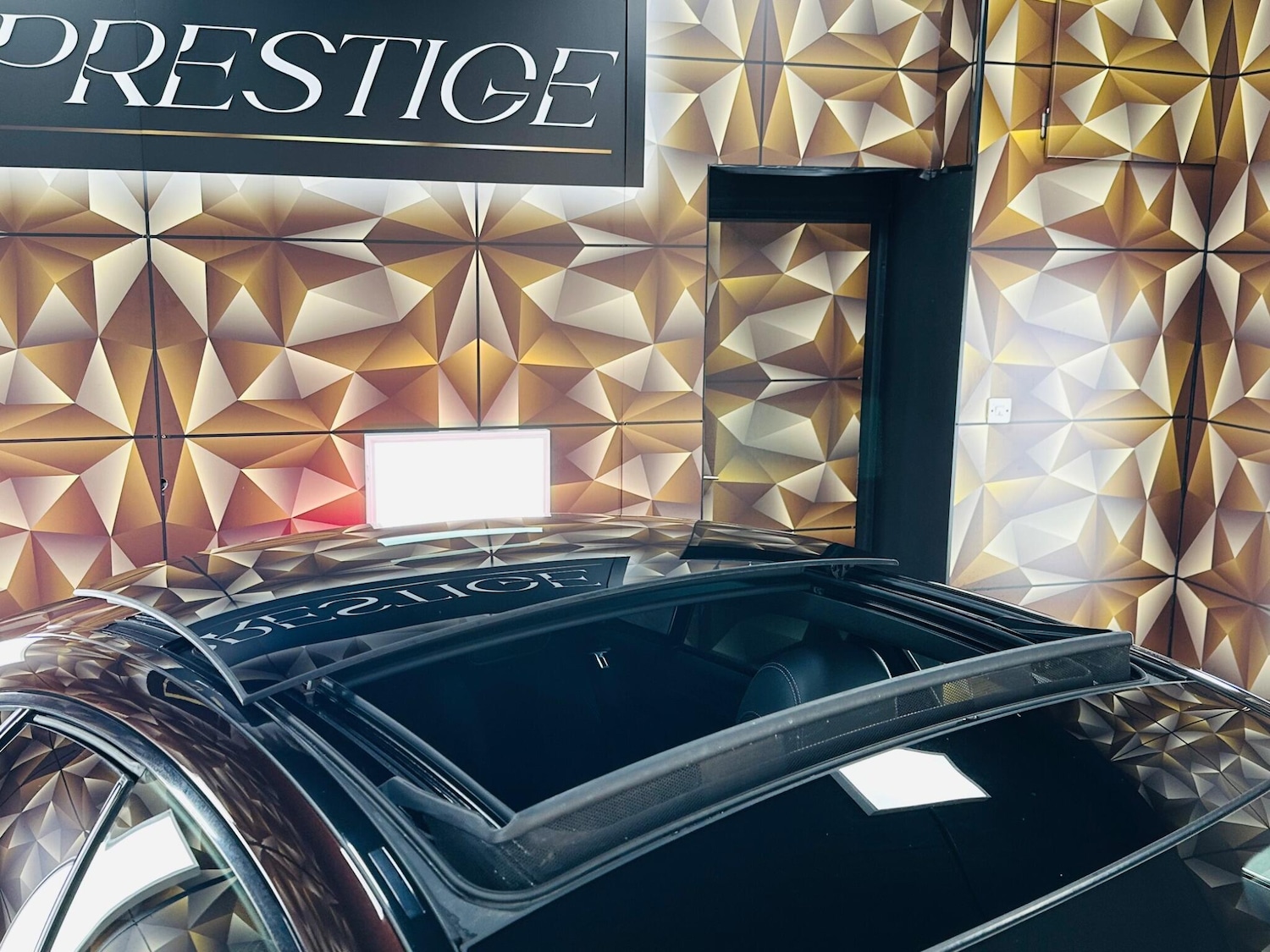 Used Mercedes-Benz E Class 2018 for sale - 76538497: Photo 4