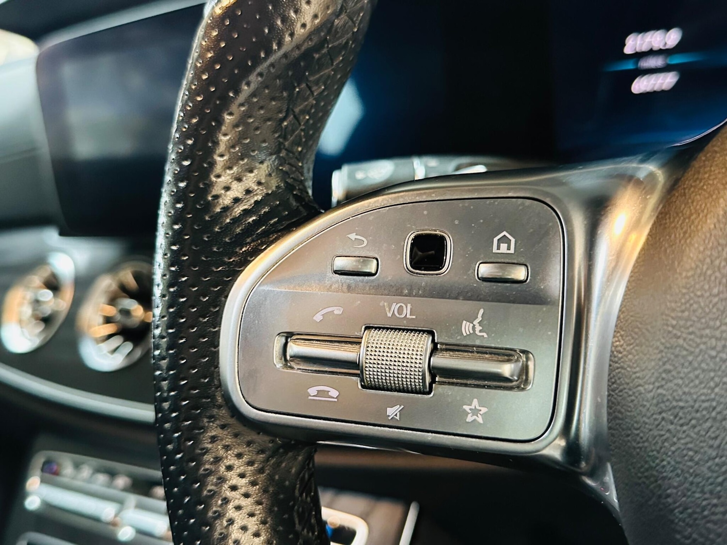 Used Mercedes-Benz E Class 2018 for sale - 76538497: Photo 54