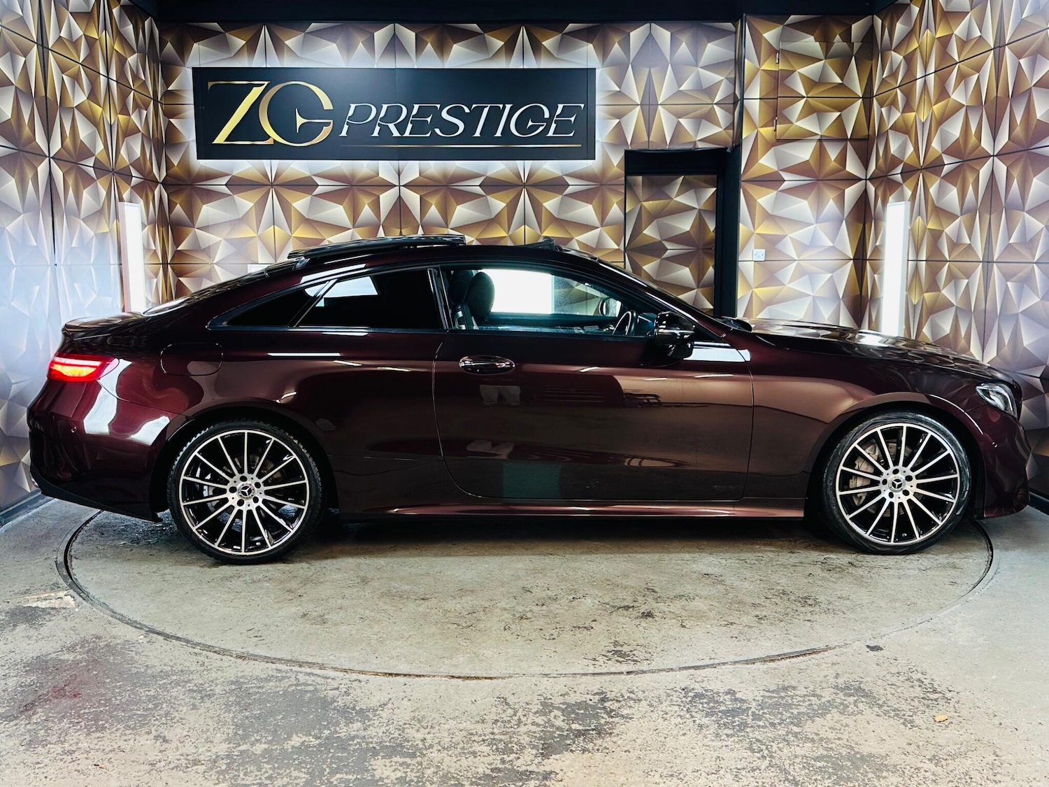 Used Mercedes-Benz E Class 2018 for sale - 76538497: Photo 9