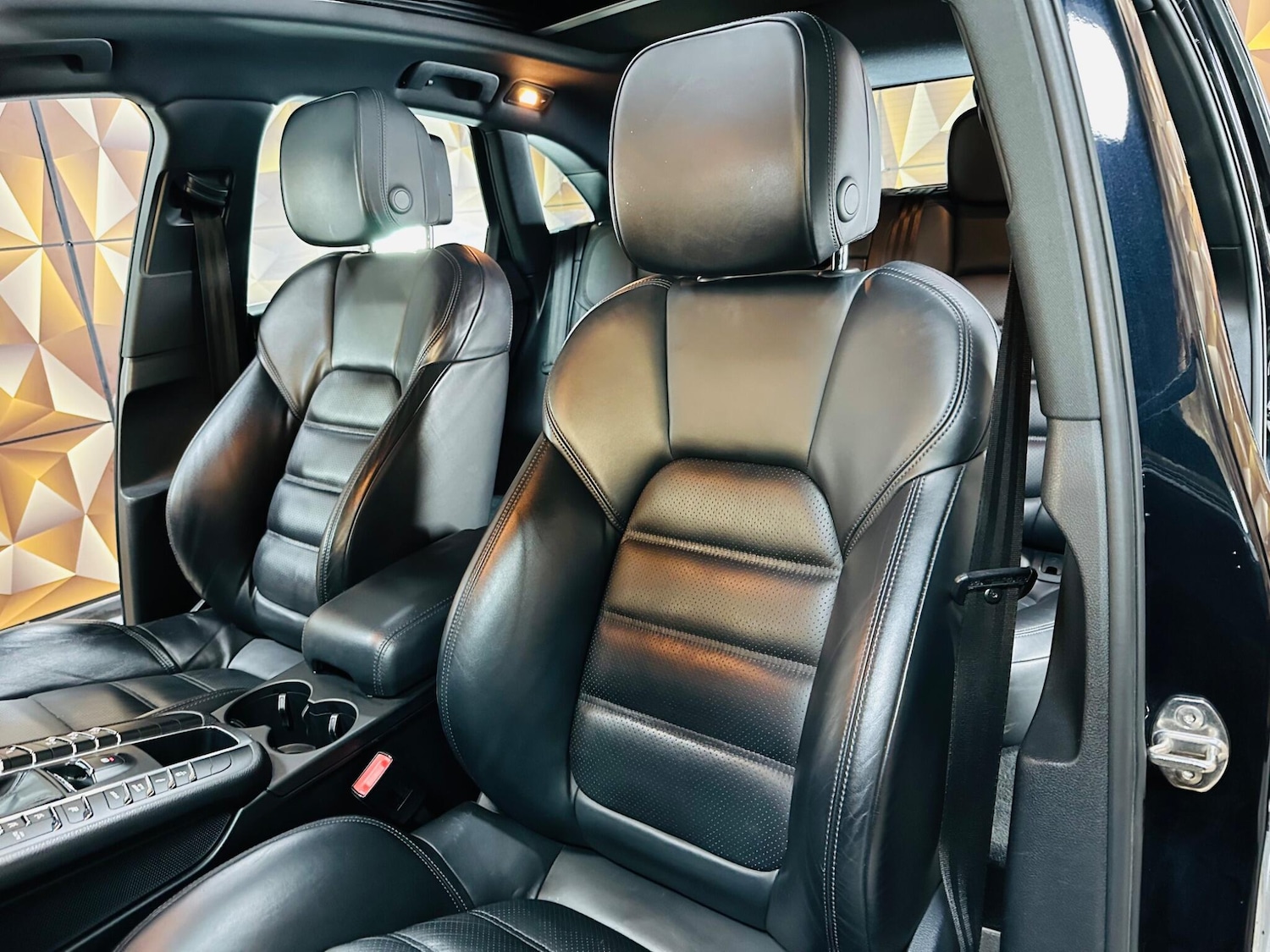 Used Porsche Macan 2015 for sale - 76786383: Photo 10