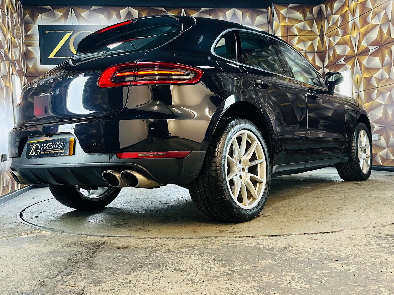 Used Porsche Macan 2015 for sale - 76786383: Photo 41